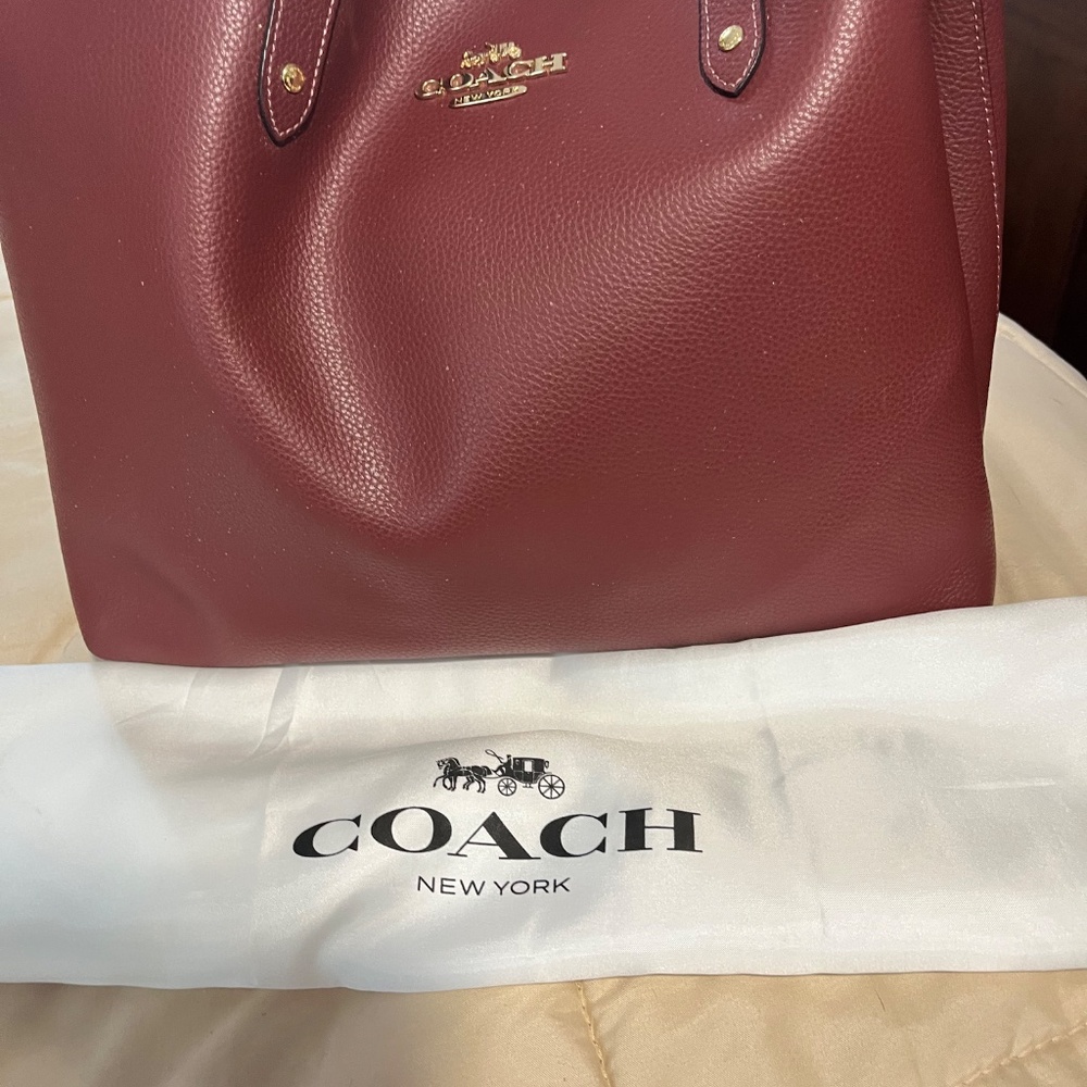 Coach - Picture 3 of 3